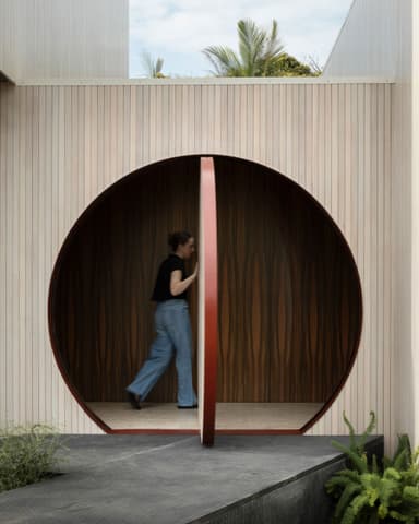 The Atrium Pivoting Wall - ENVO